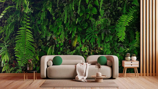Tropische Tapete Dunkler Urban Jungle – vertikale Pflanzenwand in sattem Grün