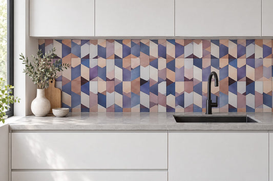Moderne weiße Küche mit Fliesenfolie Indigo Zickzack als Küchenrückwand
