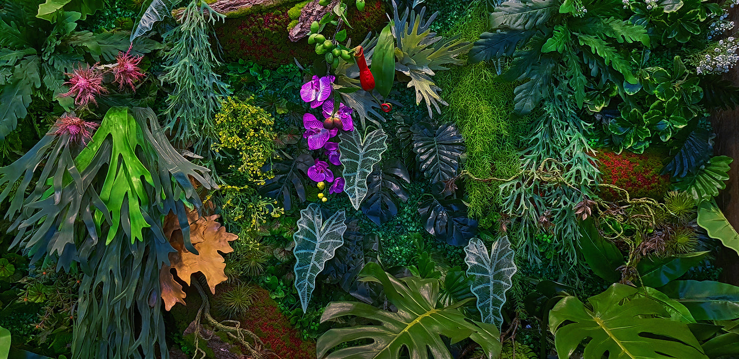 Tapete Wild Eden  dichter Dschungel-Look mit tropischen Highlights  exotisch & detailreich  Design by Pimp My Wall