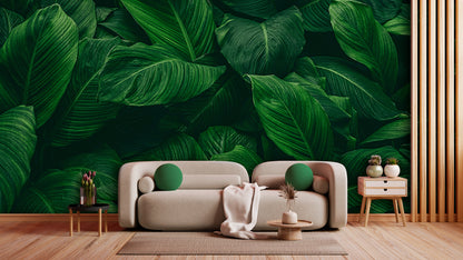 Tapete Deep Canopy  elegante Blattstruktur in sattem Grün  ruhige Tiefe für urbane Räume  Design by Pimp My Wall