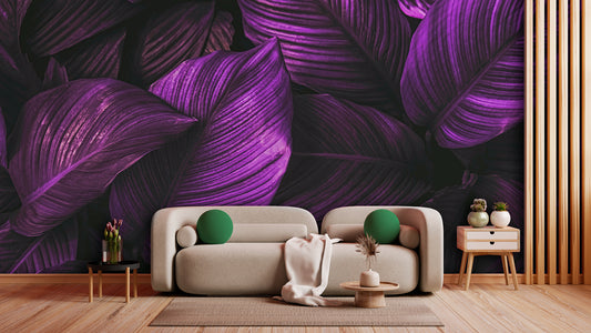 Tapete Purple Tropic Glow  violette Blätter  tropisches Design  Statement-Wand  Design by Pimp My Wall