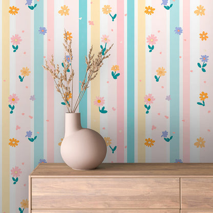 Pastell-Blumentapete mit Streifen für Babyzimmer – PVC-frei, selbstklebend, Made in Germany, ideal fürs Kinderzimmer, mit schnellem Versand.
