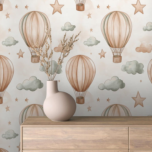 Vintage-Tapete mit Heißluftballons & Sternen – PVC-frei, selbstklebend, Made in Germany, ideal fürs Babyzimmer, mit schnellem Versand. 