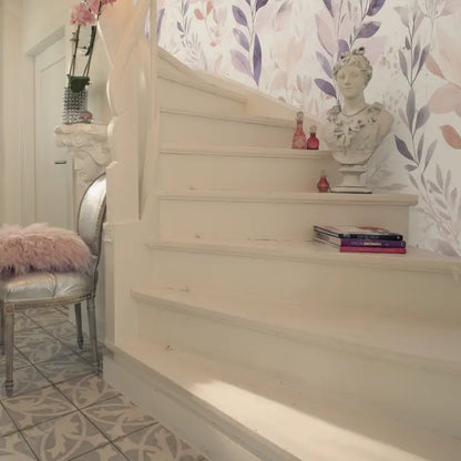 Blumentapete Blätter Rosa – Modern – Zartes, luftiges Blättermuster im modernen Aquarell-Stil auf hellem, cremig-weißem