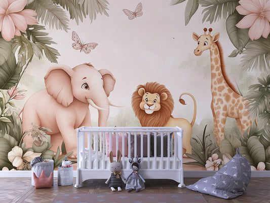Safari-Tapete mit Löwe, Giraffe und rosa Elefant vor tropischen Pflanzen für Babyzimmer