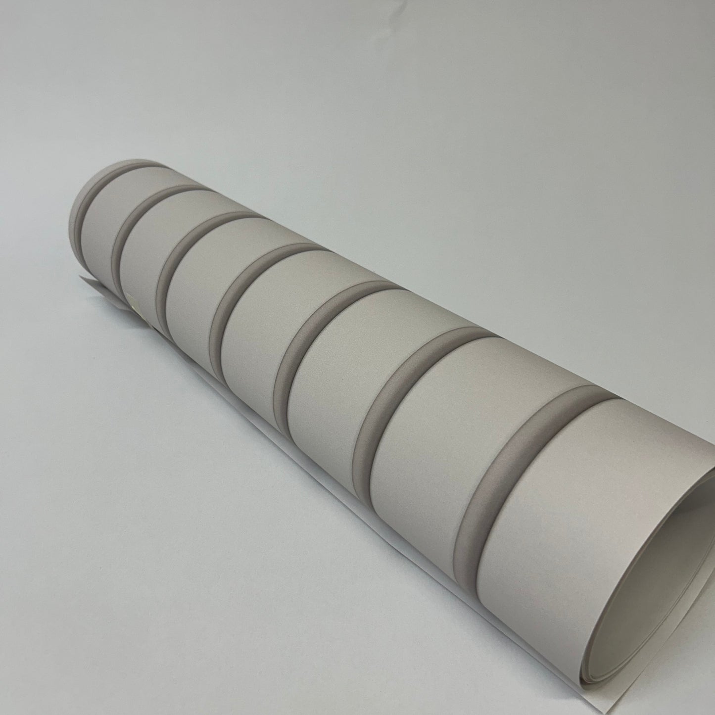 Tapetenrolle weiße Latten