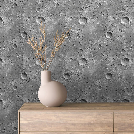3D-Tapete mit Mondkrater-Oberfläche  Space-Look in stilvollem Grau  Selbstklebend & PVC-frei – made by PCC FoliaConcept!