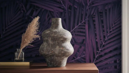 Dschungel Tapete Violettes Geflecht im Wohnzimmer – nachhaltige lila Wandgestaltung