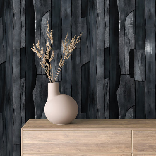 WOOD 0059 – Verbrannte Holzoptik mit dramatischer Tiefenwirkung. Ausdrucksstarke Wandgestaltung im Stil verkohlter Baumstämme.