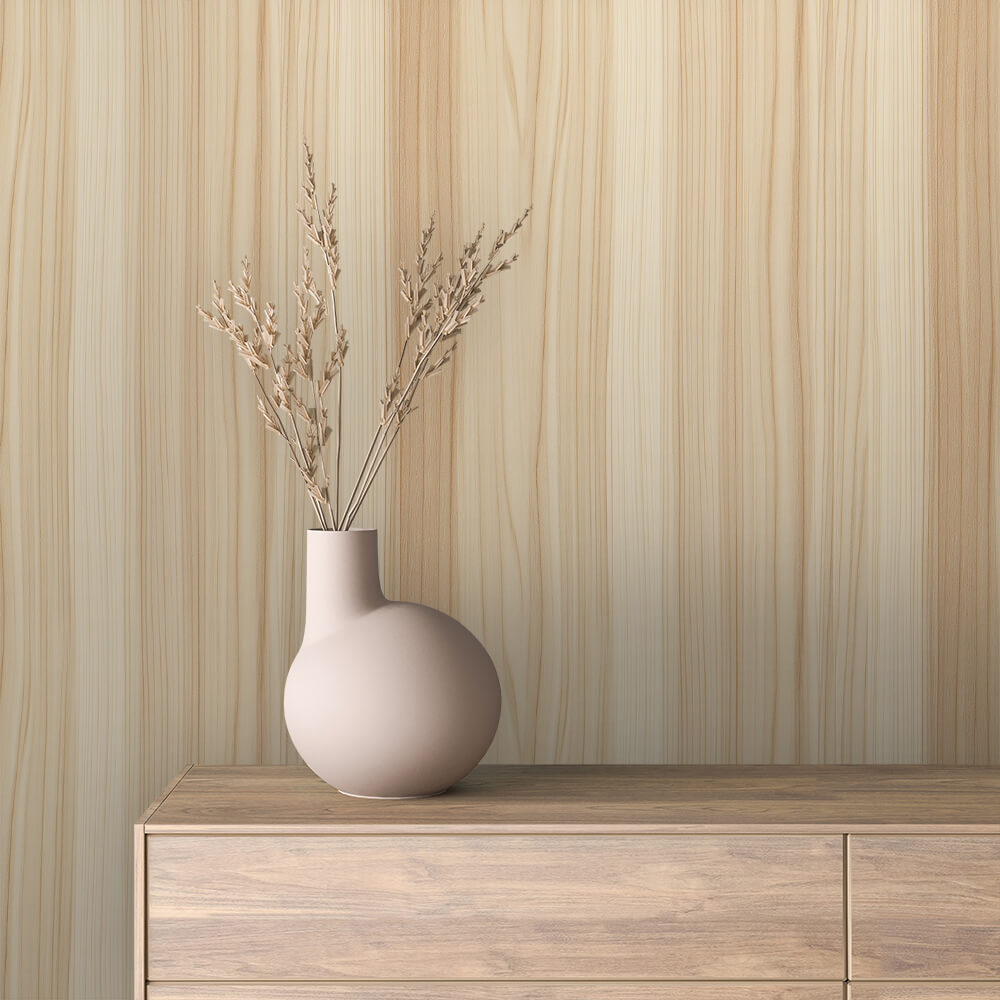 WOOD 0067 – Sanfte, lineare Maserung in Creme-Karamell. Elegant, hell und ideal für moderne, stilvolle Raumgestaltungen.