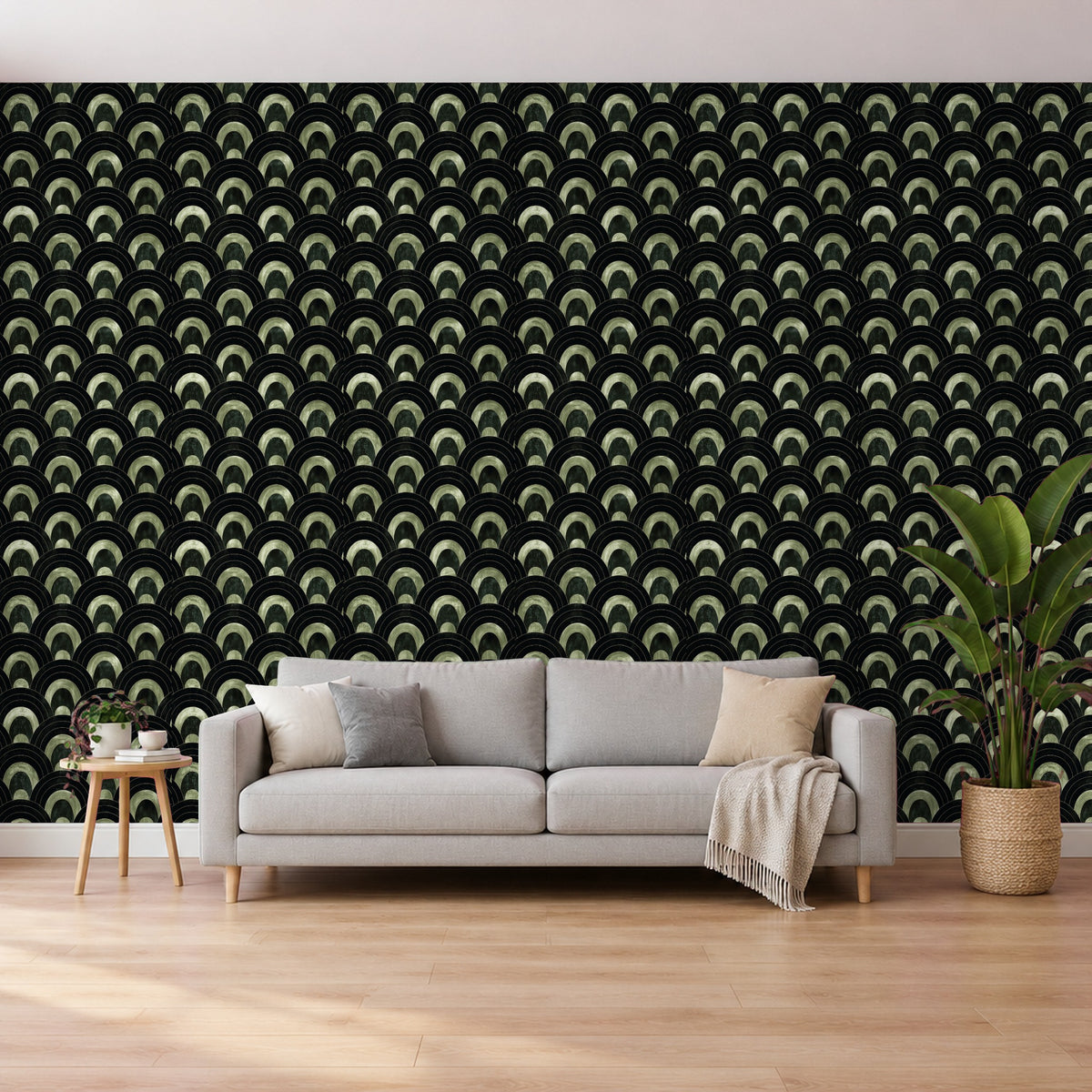 Art Deco Tapete – Grüne Bögen auf Schwarz im Wohnzimmer hinter dem Sofa (Raumvisualisierung)