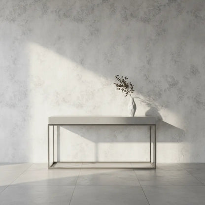 Selbstklebende Tapete Wolkige Betonoptik – Heller Industrial Look an Wand mit minimalistischer Deko im modernen Wohnraum. Ideal für stilvolle Raumgestaltung.