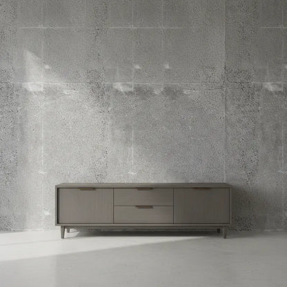 Selbstklebende Tapete Betonplatte Industrial mit realistischer Betonstruktur hinter modernem Sideboard – ideal für urbane Wandgestaltung.