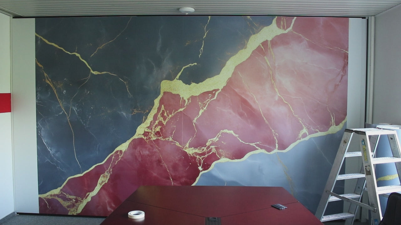 Video laden: 4 meter Wandbild anbringen - richtig tapezieren